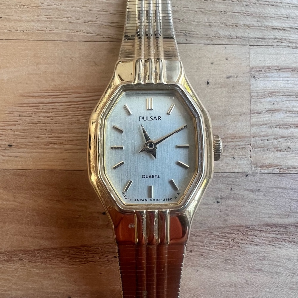 Pulsar ladies octagon gold tone dress watch NEW BATTERY